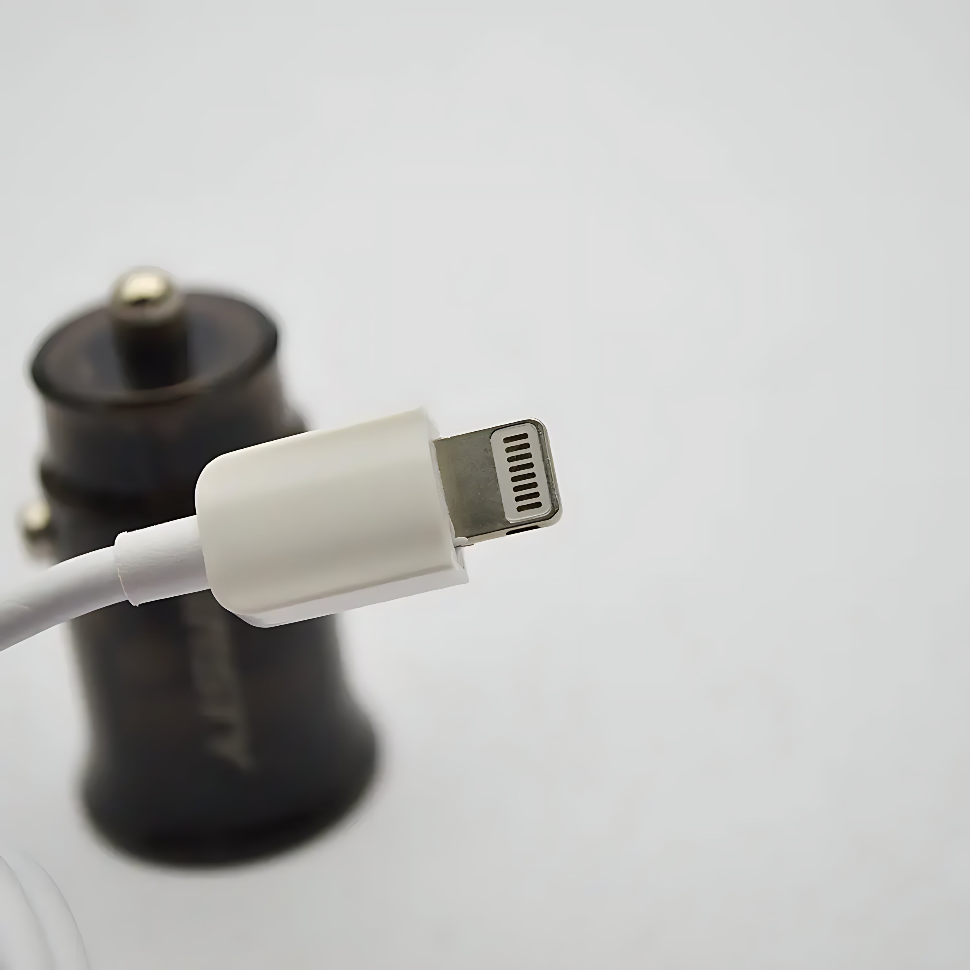 CAR-013-18W Fast Car Charger with Lightning Cable